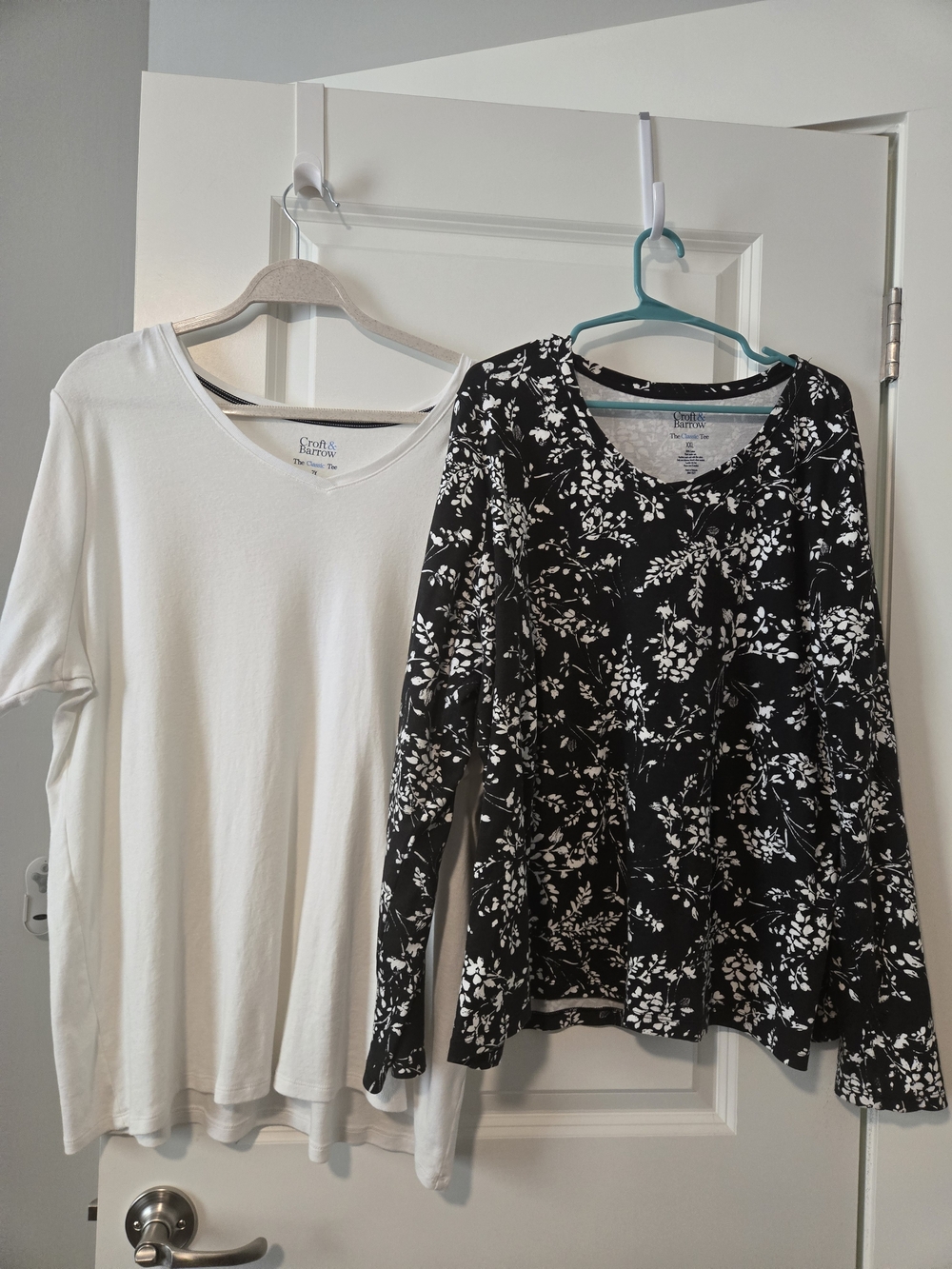 Lot Of 2 NWOT croft & barrow Black Floral LS Scoop Neck Top And Short SS V Neck